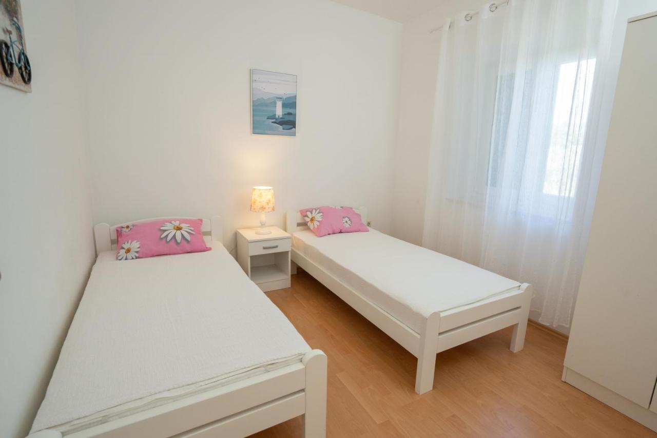Ferienwohnung Kuca Za Odmor Denona Borovići Exterior foto